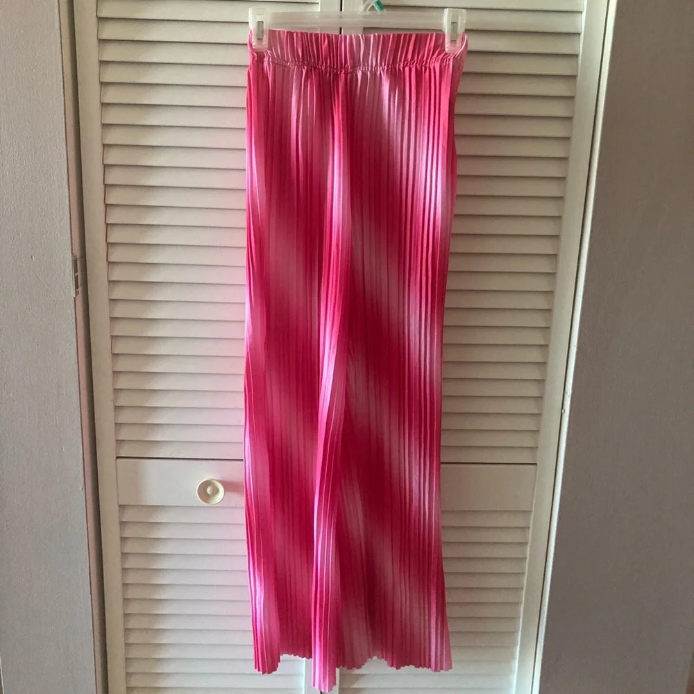 Pink Pants - Picture 3 of 4